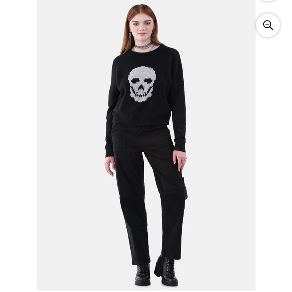 No Boundaries Black skull 💀 Sweater with Icons  for Women & Ladies - Picture 3 of 16